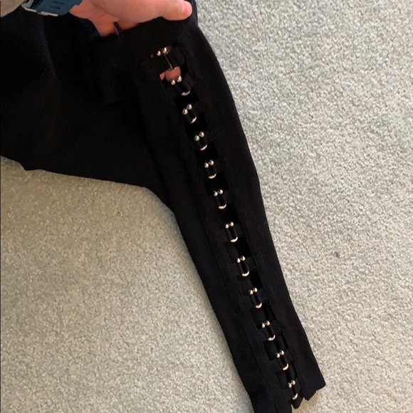 Cabo - Black top with cut out sleeve detailing - Picture 3 of 3